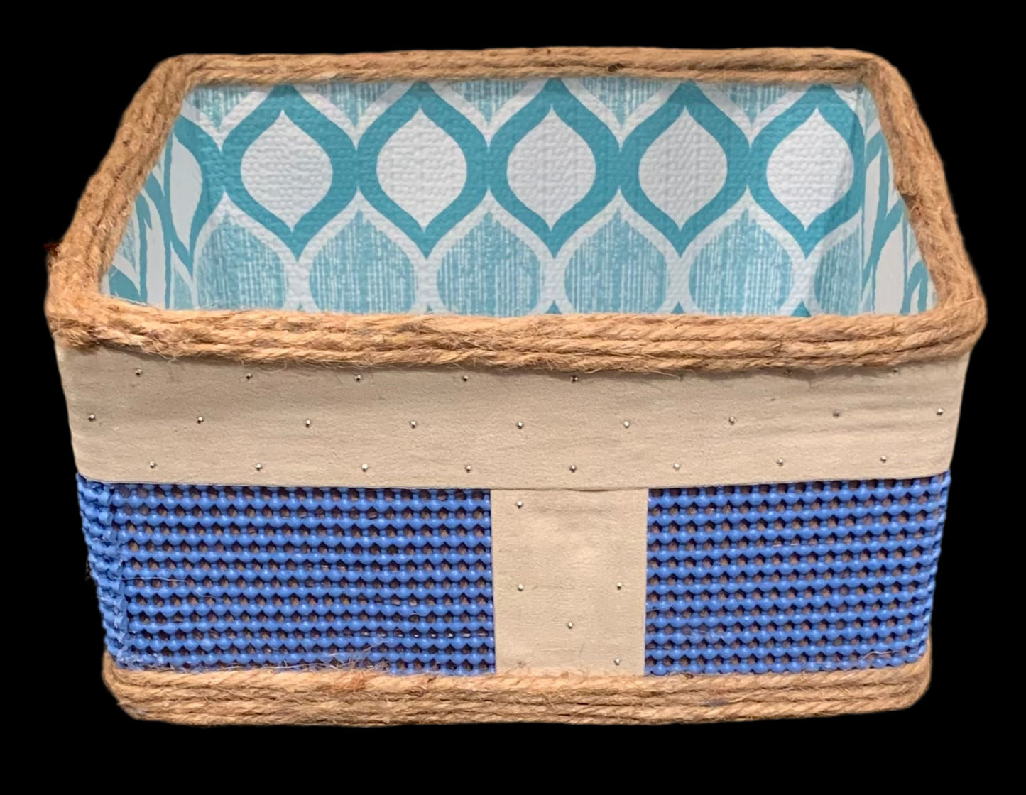 Coquette blue basket