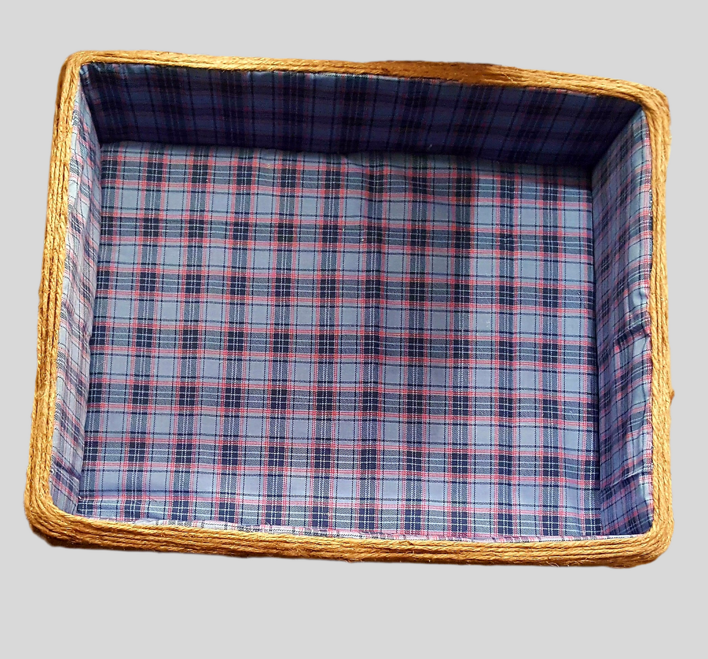 Retro plaid basket